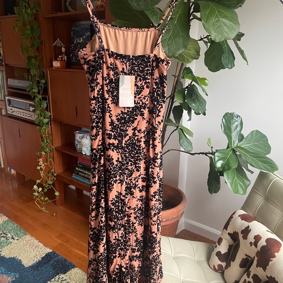 BTFBM navy and tan velvet floral dress - Picture 2 of 5